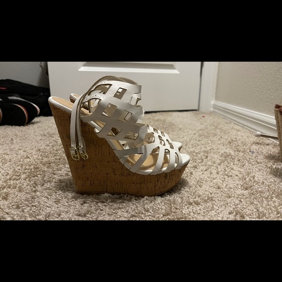 White wedges - Picture 3 of 3